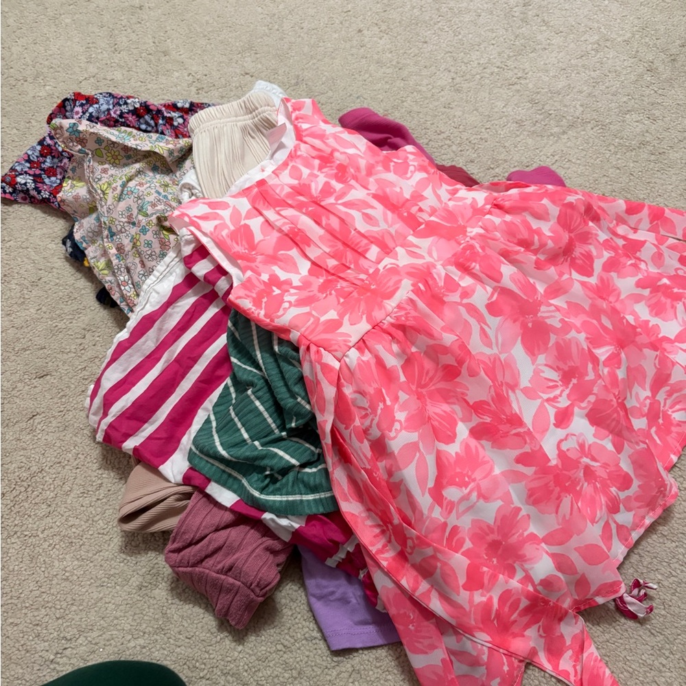 16 pieces  of Girl clothes